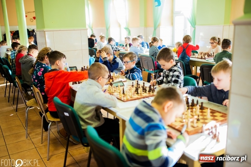 Zdjęcie w galerii na portalu naszraciborz.pl: Szachowy Turniej dzieci do lat 8 i 11. Stawką Puchar Prezydenta wiadomości z regionu