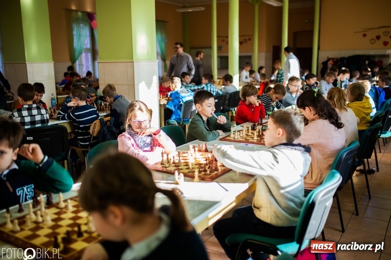 Zdjęcie w galerii na portalu naszraciborz.pl: Szachowy Turniej dzieci do lat 8 i 11. Stawką Puchar Prezydenta wiadomości z regionu