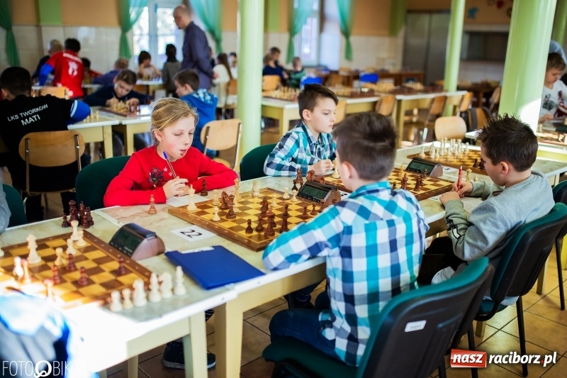 Zdjęcie w galerii na portalu naszraciborz.pl: Szachowy Turniej dzieci do lat 8 i 11. Stawką Puchar Prezydenta wiadomości z regionu