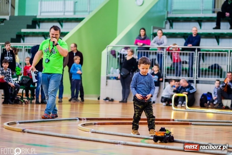 Zdjęcie w galerii na portalu naszraciborz.pl: Mistrzostwa Raciborza Aut Zdalnie Sterowanych oraz zawody na Twistcar w Arenie Rafako wiadomości z regionu