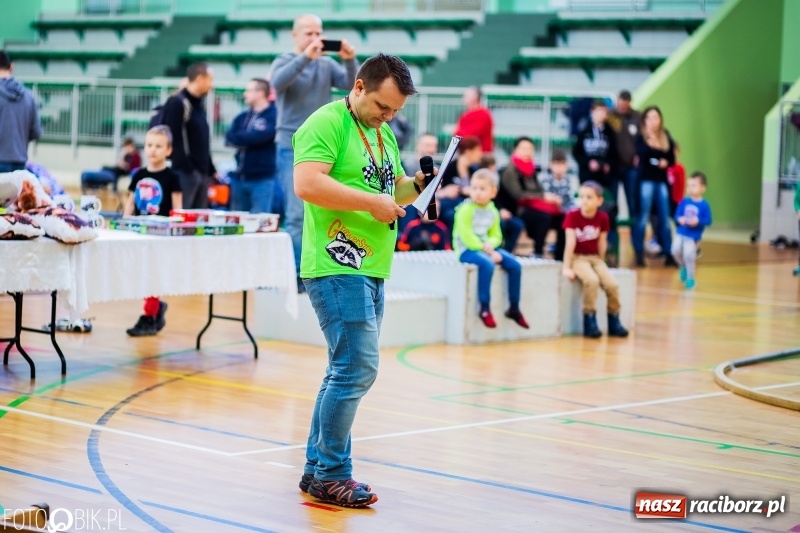 Zdjęcie w galerii na portalu naszraciborz.pl: Mistrzostwa Raciborza Aut Zdalnie Sterowanych oraz zawody na Twistcar w Arenie Rafako wiadomości z regionu