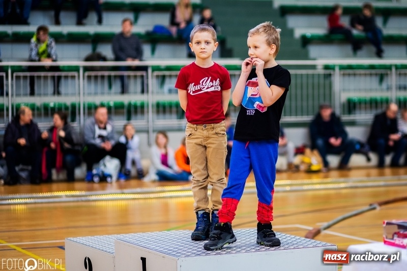 Zdjęcie w galerii na portalu naszraciborz.pl: Mistrzostwa Raciborza Aut Zdalnie Sterowanych oraz zawody na Twistcar w Arenie Rafako wiadomości z regionu