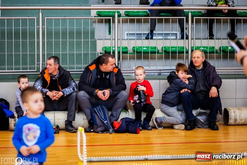 Zdjęcie w galerii na portalu naszraciborz.pl: Mistrzostwa Raciborza Aut Zdalnie Sterowanych oraz zawody na Twistcar w Arenie Rafako wiadomości z regionu