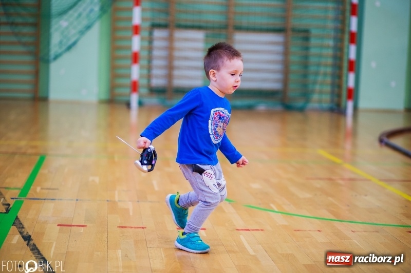Zdjęcie w galerii na portalu naszraciborz.pl: Mistrzostwa Raciborza Aut Zdalnie Sterowanych oraz zawody na Twistcar w Arenie Rafako wiadomości z regionu