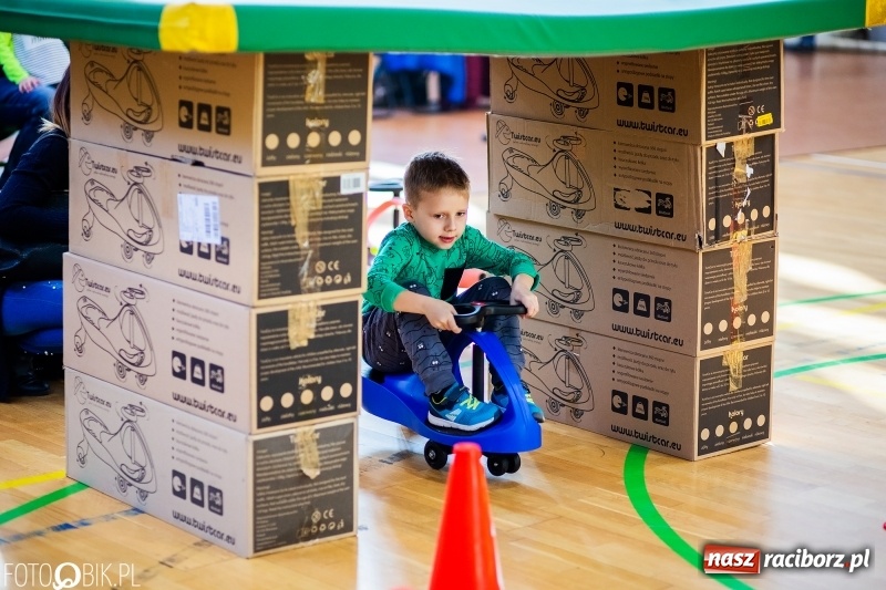 Zdjęcie w galerii na portalu naszraciborz.pl: Mistrzostwa Raciborza Aut Zdalnie Sterowanych oraz zawody na Twistcar w Arenie Rafako wiadomości z regionu
