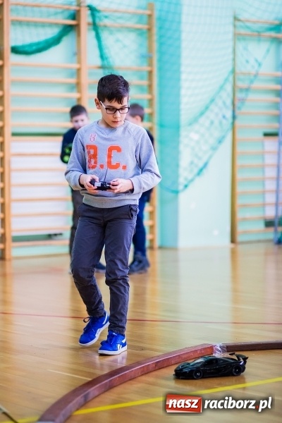 Zdjęcie w galerii na portalu naszraciborz.pl: Mistrzostwa Raciborza Aut Zdalnie Sterowanych oraz zawody na Twistcar w Arenie Rafako wiadomości z regionu