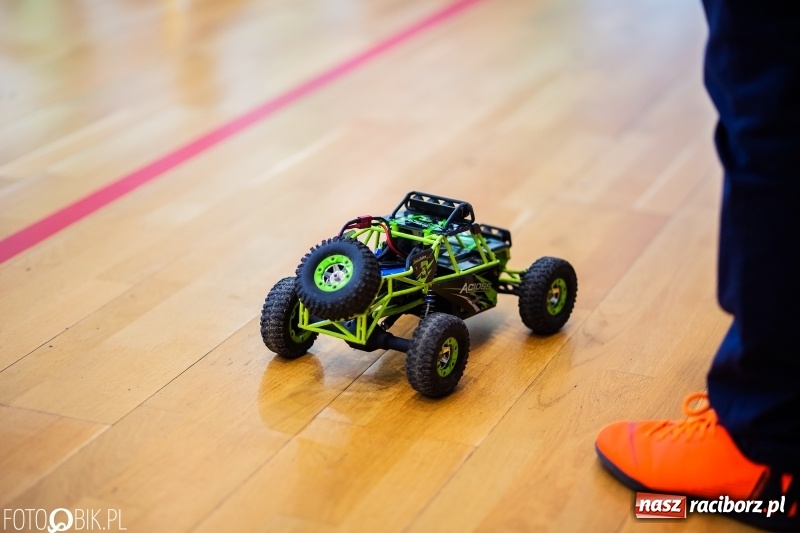 Zdjęcie w galerii na portalu naszraciborz.pl: Mistrzostwa Raciborza Aut Zdalnie Sterowanych oraz zawody na Twistcar w Arenie Rafako wiadomości z regionu