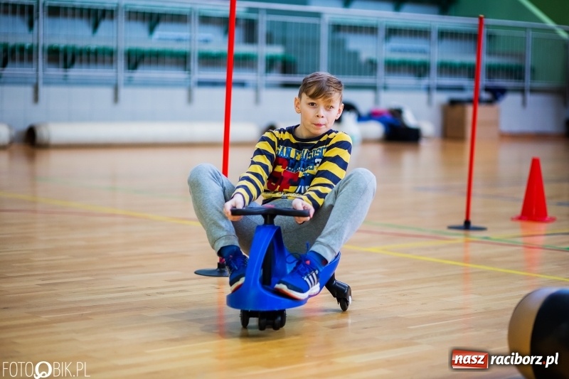 Zdjęcie w galerii na portalu naszraciborz.pl: Mistrzostwa Raciborza Aut Zdalnie Sterowanych oraz zawody na Twistcar w Arenie Rafako wiadomości z regionu