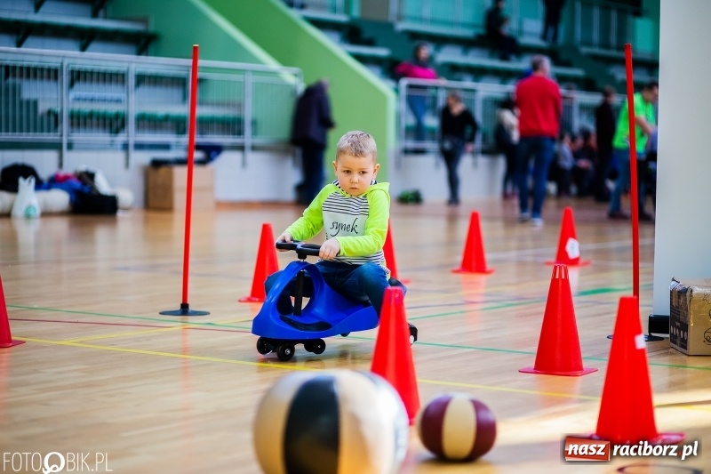 Zdjęcie w galerii na portalu naszraciborz.pl: Mistrzostwa Raciborza Aut Zdalnie Sterowanych oraz zawody na Twistcar w Arenie Rafako wiadomości z regionu
