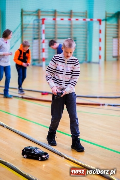 Zdjęcie w galerii na portalu naszraciborz.pl: Mistrzostwa Raciborza Aut Zdalnie Sterowanych oraz zawody na Twistcar w Arenie Rafako wiadomości z regionu