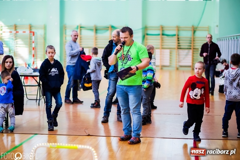 Zdjęcie w galerii na portalu naszraciborz.pl: Mistrzostwa Raciborza Aut Zdalnie Sterowanych oraz zawody na Twistcar w Arenie Rafako wiadomości z regionu