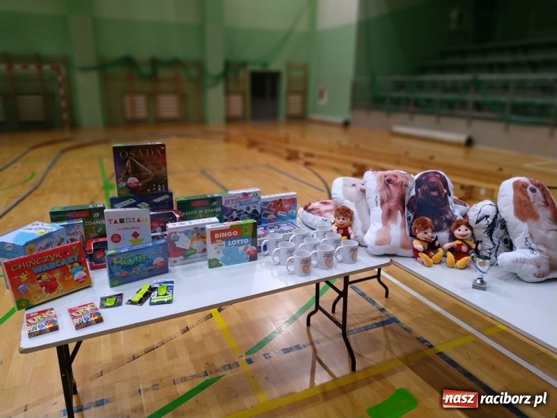 Zdjęcie w galerii na portalu naszraciborz.pl: Mistrzostwa Raciborza Aut Zdalnie Sterowanych oraz zawody na Twistcar w Arenie Rafako wiadomości z regionu