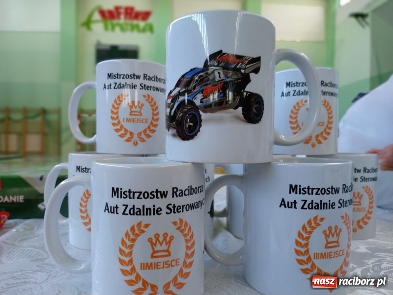 Zdjęcie w galerii na portalu naszraciborz.pl: Mistrzostwa Raciborza Aut Zdalnie Sterowanych oraz zawody na Twistcar w Arenie Rafako wiadomości z regionu