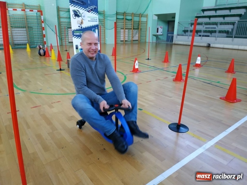 Zdjęcie w galerii na portalu naszraciborz.pl: Mistrzostwa Raciborza Aut Zdalnie Sterowanych oraz zawody na Twistcar w Arenie Rafako wiadomości z regionu