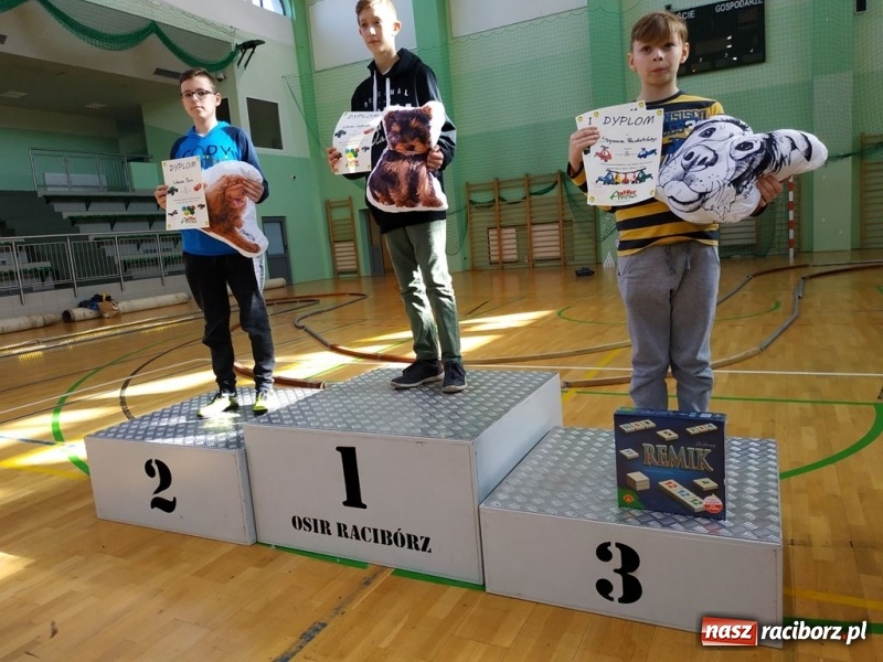 Zdjęcie w galerii na portalu naszraciborz.pl: Mistrzostwa Raciborza Aut Zdalnie Sterowanych oraz zawody na Twistcar w Arenie Rafako wiadomości z regionu