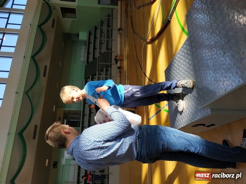 Zdjęcie w galerii na portalu naszraciborz.pl: Mistrzostwa Raciborza Aut Zdalnie Sterowanych oraz zawody na Twistcar w Arenie Rafako wiadomości z regionu