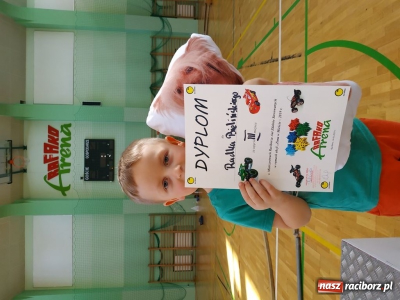 Zdjęcie w galerii na portalu naszraciborz.pl: Mistrzostwa Raciborza Aut Zdalnie Sterowanych oraz zawody na Twistcar w Arenie Rafako wiadomości z regionu