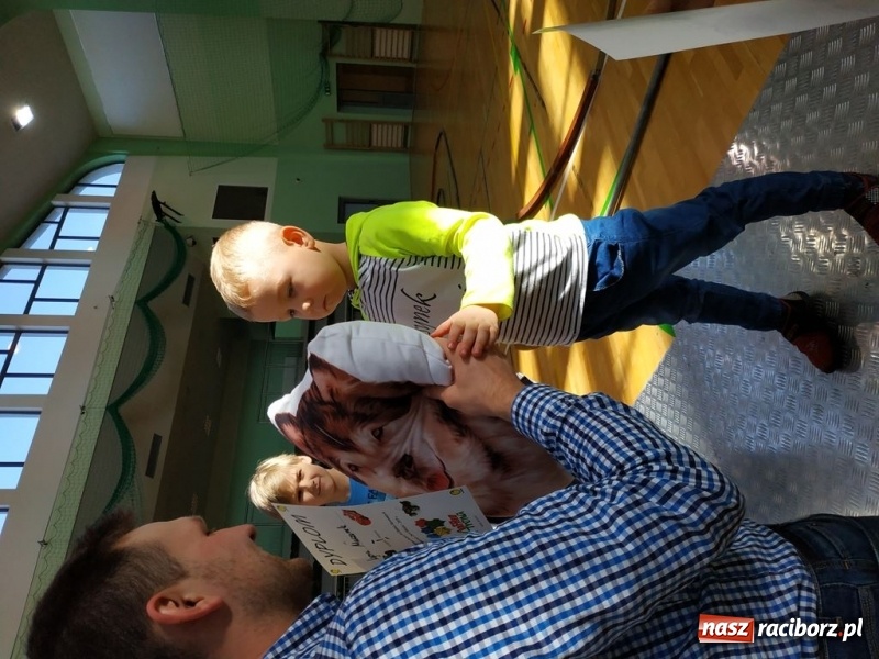 Zdjęcie w galerii na portalu naszraciborz.pl: Mistrzostwa Raciborza Aut Zdalnie Sterowanych oraz zawody na Twistcar w Arenie Rafako wiadomości z regionu