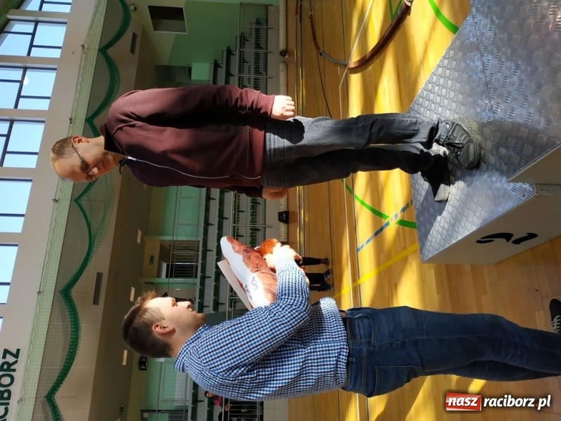 Zdjęcie w galerii na portalu naszraciborz.pl: Mistrzostwa Raciborza Aut Zdalnie Sterowanych oraz zawody na Twistcar w Arenie Rafako wiadomości z regionu