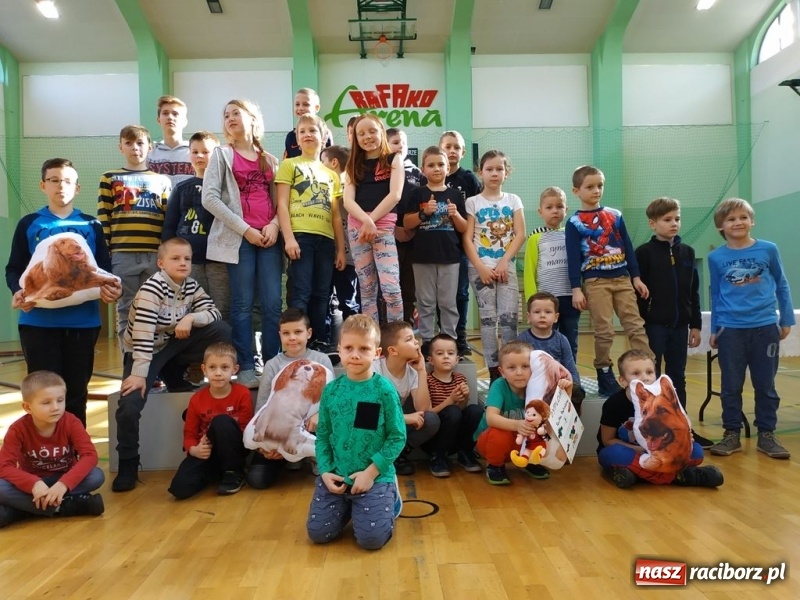 Zdjęcie w galerii na portalu naszraciborz.pl: Mistrzostwa Raciborza Aut Zdalnie Sterowanych oraz zawody na Twistcar w Arenie Rafako wiadomości z regionu