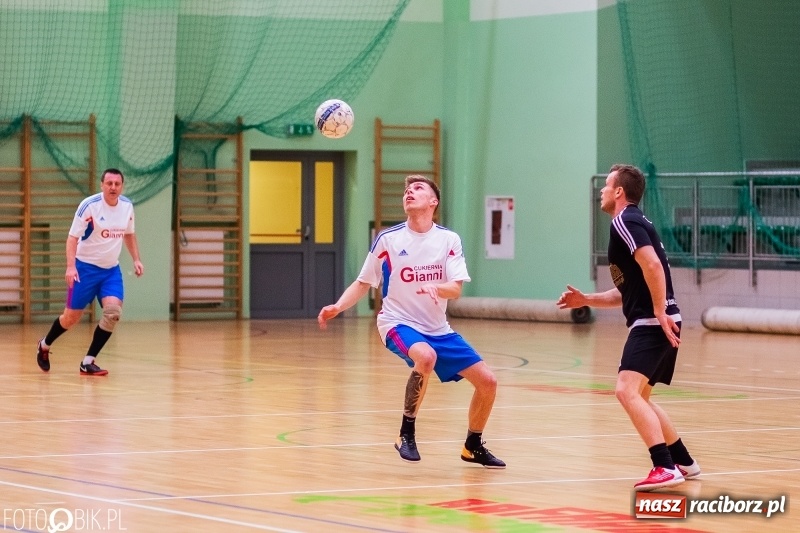 Zdjęcie w galerii na portalu naszraciborz.pl: HLPN: Harpagany zdemolowały Cukiernię wiadomości z regionu