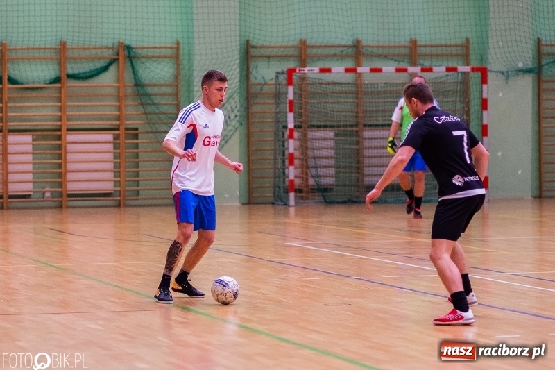 Zdjęcie w galerii na portalu naszraciborz.pl: HLPN: Harpagany zdemolowały Cukiernię wiadomości z regionu