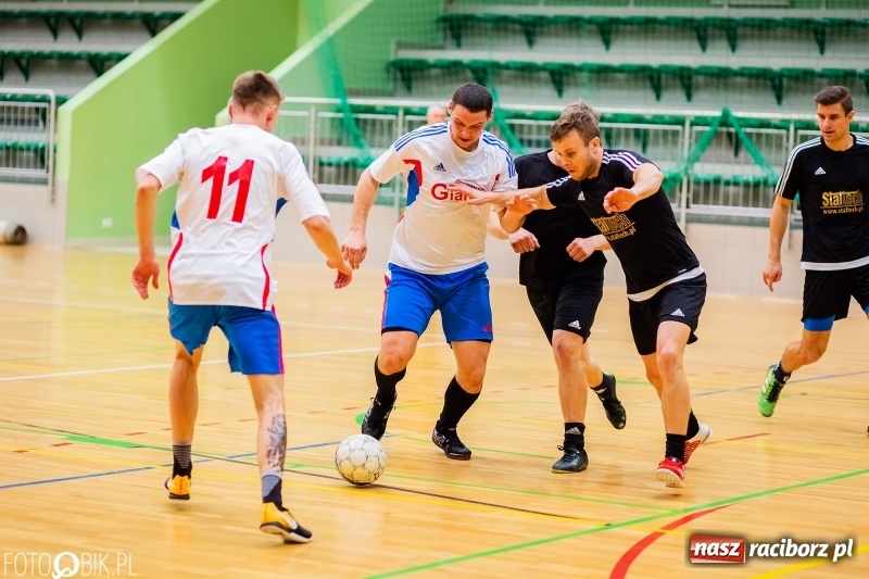 Zdjęcie w galerii na portalu naszraciborz.pl: HLPN: Harpagany zdemolowały Cukiernię wiadomości z regionu