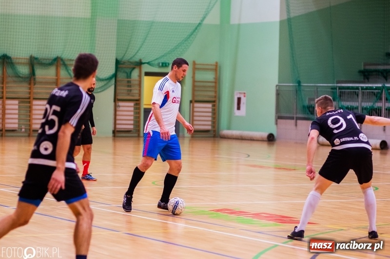 Zdjęcie w galerii na portalu naszraciborz.pl: HLPN: Harpagany zdemolowały Cukiernię wiadomości z regionu