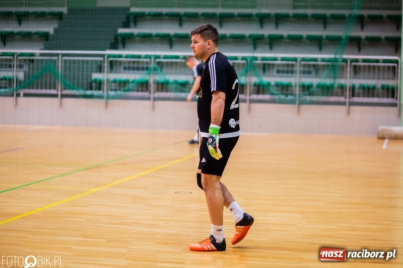 Zdjęcie w galerii na portalu naszraciborz.pl: HLPN: Harpagany zdemolowały Cukiernię wiadomości z regionu