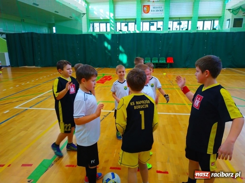 Zdjęcie w galerii na portalu naszraciborz.pl: Turniej piłki nożnej dla najmłodszych w ramach akcji Zima w Mieście wiadomości z regionu