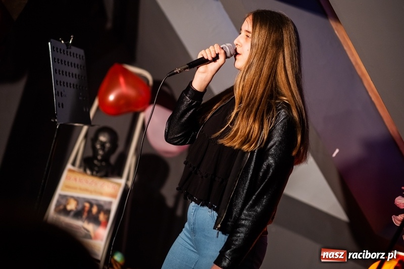 Zdjęcie w galerii na portalu naszraciborz.pl: Koncert Walentynkowy w Studiu ARS w Pietraszynie wiadomości z regionu