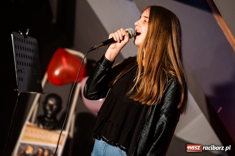 Zdjęcie w galerii na portalu naszraciborz.pl: Koncert Walentynkowy w Studiu ARS w Pietraszynie wiadomości z regionu