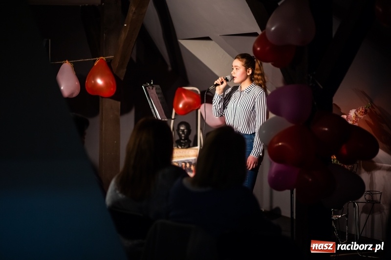 Zdjęcie w galerii na portalu naszraciborz.pl: Koncert Walentynkowy w Studiu ARS w Pietraszynie wiadomości z regionu