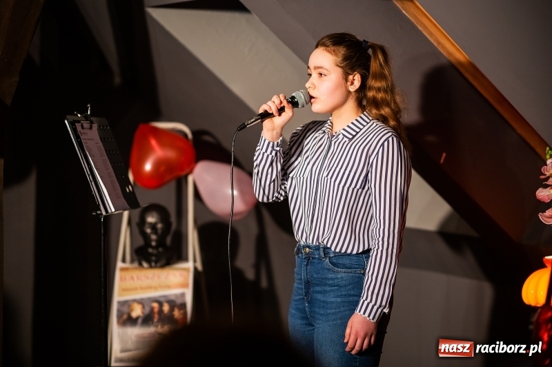 Zdjęcie w galerii na portalu naszraciborz.pl: Koncert Walentynkowy w Studiu ARS w Pietraszynie wiadomości z regionu