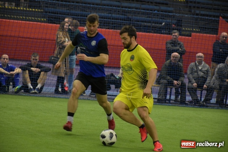 Zdjęcie w galerii na portalu naszraciborz.pl: LKS Tworków z Pucharem Wójta w Halowym Turnieju Piłki Nożnej  wiadomości z regionu