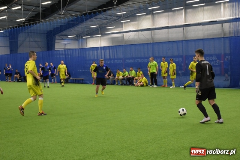 Zdjęcie w galerii na portalu naszraciborz.pl: LKS Tworków z Pucharem Wójta w Halowym Turnieju Piłki Nożnej  wiadomości z regionu