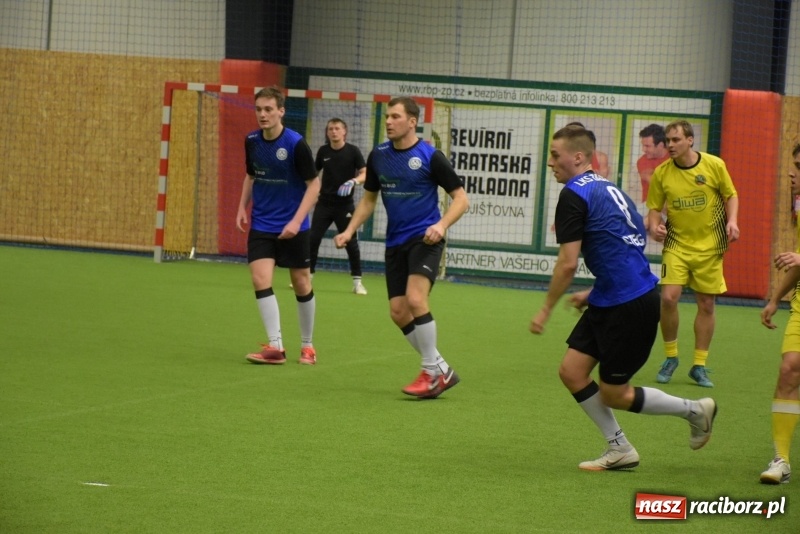 Zdjęcie w galerii na portalu naszraciborz.pl: LKS Tworków z Pucharem Wójta w Halowym Turnieju Piłki Nożnej  wiadomości z regionu