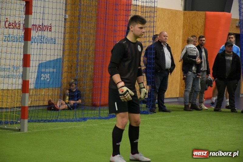 Zdjęcie w galerii na portalu naszraciborz.pl: LKS Tworków z Pucharem Wójta w Halowym Turnieju Piłki Nożnej  wiadomości z regionu