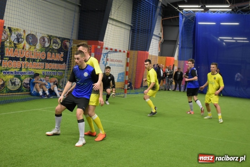 Zdjęcie w galerii na portalu naszraciborz.pl: LKS Tworków z Pucharem Wójta w Halowym Turnieju Piłki Nożnej  wiadomości z regionu