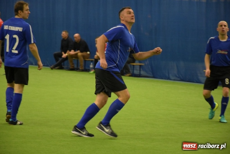 Zdjęcie w galerii na portalu naszraciborz.pl: LKS Tworków z Pucharem Wójta w Halowym Turnieju Piłki Nożnej  wiadomości z regionu
