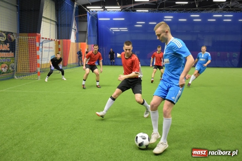 Zdjęcie w galerii na portalu naszraciborz.pl: LKS Tworków z Pucharem Wójta w Halowym Turnieju Piłki Nożnej  wiadomości z regionu