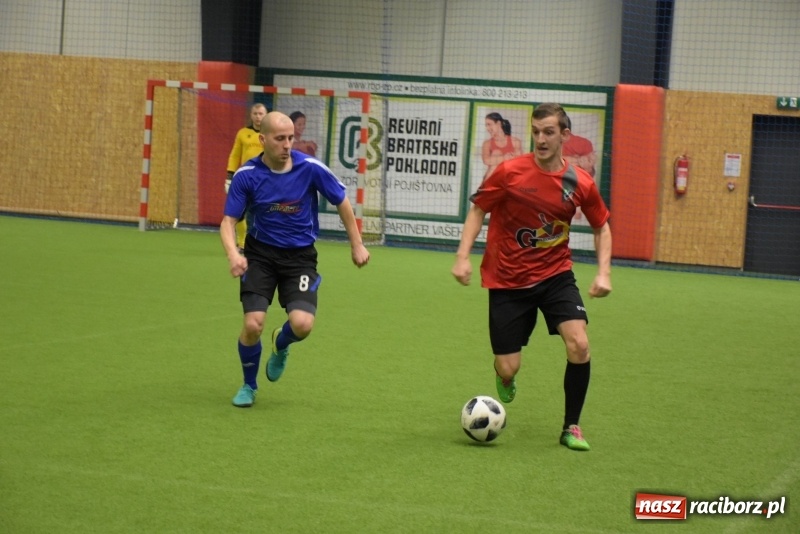 Zdjęcie w galerii na portalu naszraciborz.pl: LKS Tworków z Pucharem Wójta w Halowym Turnieju Piłki Nożnej  wiadomości z regionu