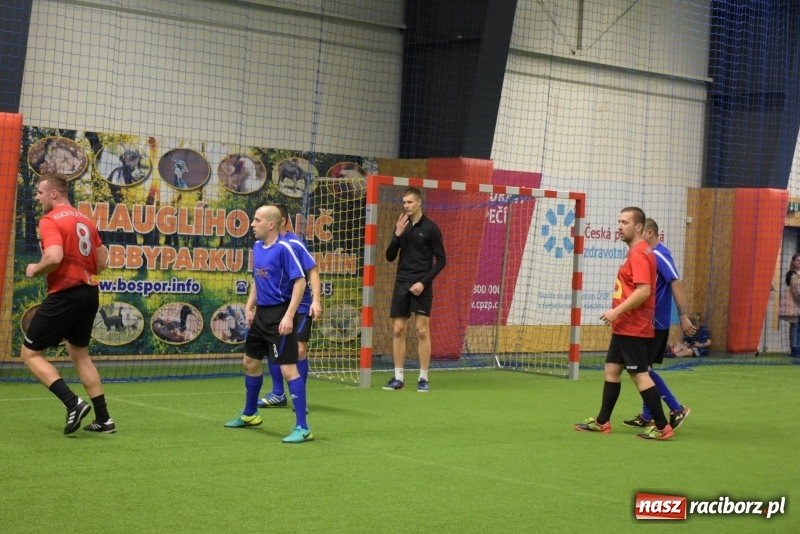 Zdjęcie w galerii na portalu naszraciborz.pl: LKS Tworków z Pucharem Wójta w Halowym Turnieju Piłki Nożnej  wiadomości z regionu