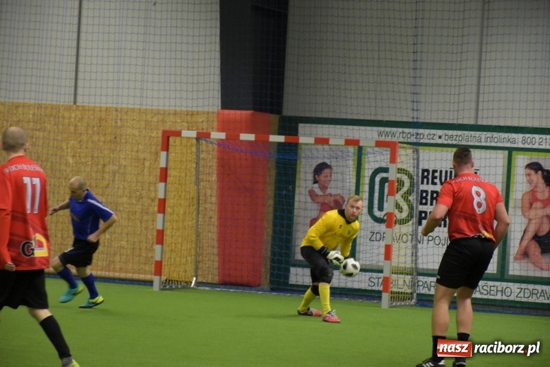 Zdjęcie w galerii na portalu naszraciborz.pl: LKS Tworków z Pucharem Wójta w Halowym Turnieju Piłki Nożnej  wiadomości z regionu