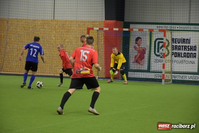 Zdjęcie w galerii na portalu naszraciborz.pl: LKS Tworków z Pucharem Wójta w Halowym Turnieju Piłki Nożnej  wiadomości z regionu