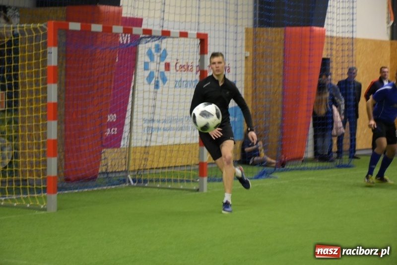 Zdjęcie w galerii na portalu naszraciborz.pl: LKS Tworków z Pucharem Wójta w Halowym Turnieju Piłki Nożnej  wiadomości z regionu