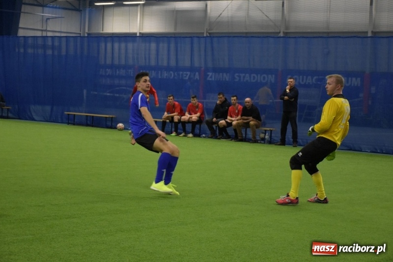 Zdjęcie w galerii na portalu naszraciborz.pl: LKS Tworków z Pucharem Wójta w Halowym Turnieju Piłki Nożnej  wiadomości z regionu