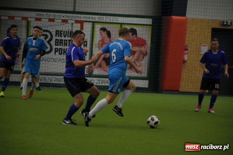 Zdjęcie w galerii na portalu naszraciborz.pl: LKS Tworków z Pucharem Wójta w Halowym Turnieju Piłki Nożnej  wiadomości z regionu