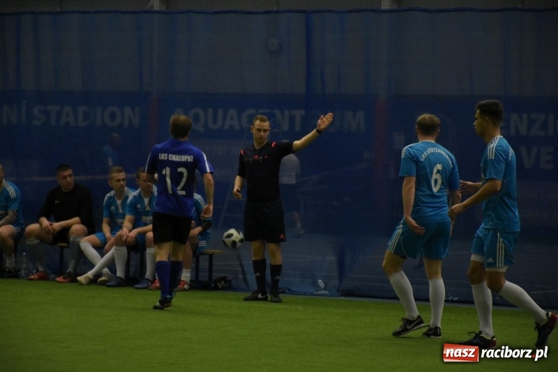 Zdjęcie w galerii na portalu naszraciborz.pl: LKS Tworków z Pucharem Wójta w Halowym Turnieju Piłki Nożnej  wiadomości z regionu