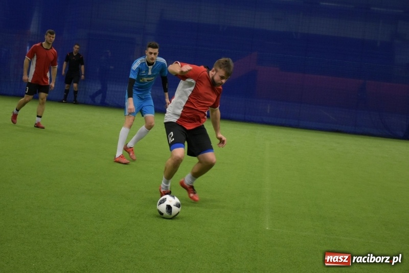 Zdjęcie w galerii na portalu naszraciborz.pl: LKS Tworków z Pucharem Wójta w Halowym Turnieju Piłki Nożnej  wiadomości z regionu